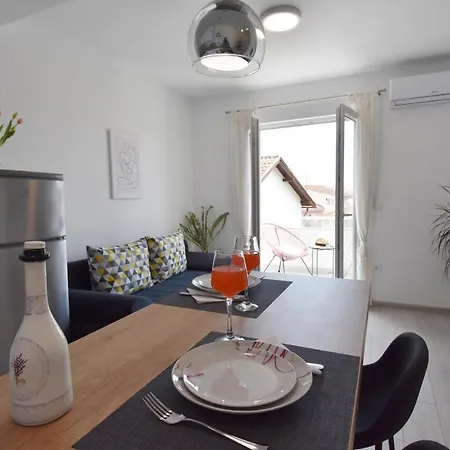 Apartament Vanja *